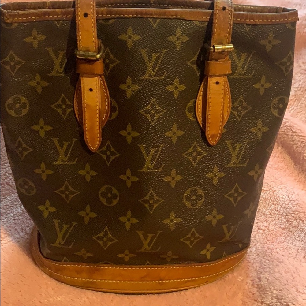 Authentic Louis Vuitton bucket purse